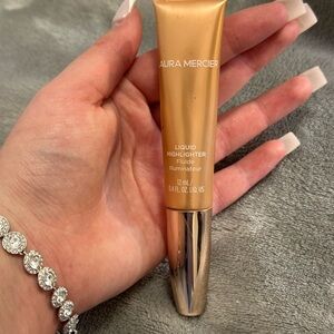 Laura Mercier Liquid Highlighter in Gold